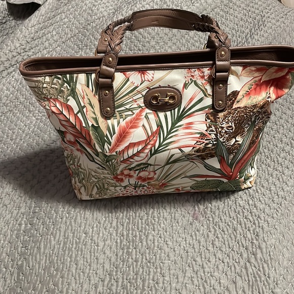Animal print Salvatore Ferragamo bag. - Picture 1 of 7